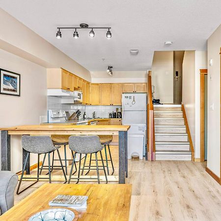 Canmore Mountain View Loft Apartment Heated Outdoor Pool Exterior foto